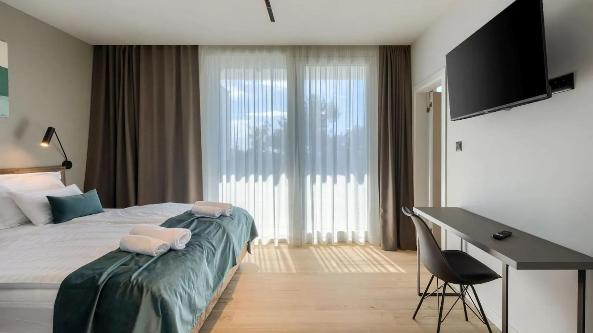 Modern Villa Tonka With Pool And Grill In Porec Tar-Vabriga 0*,